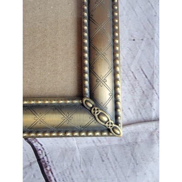 Malden Pewter Bronze Goldish Finish Photo Frame 7.5x 6in Holds 4 X 6 Photo - Picture 2 of 8